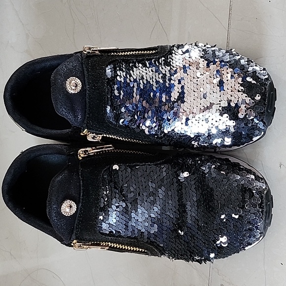 VERSACE JEANS( US6)sequin sneaker,can flip black or silver color. - Picture 9 of 10